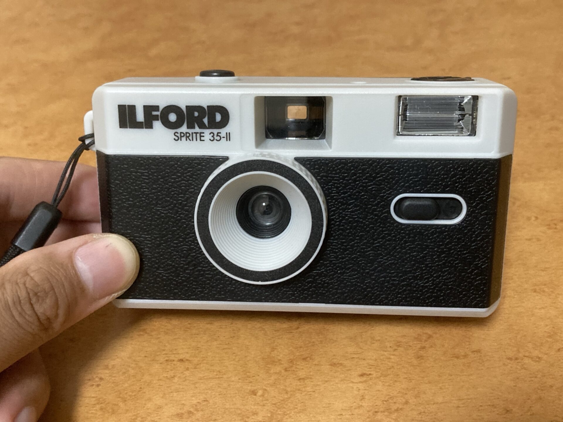 価格ILFORD フィルムカメラ SPRITE 35−II シルバー＆ブルー フィルムカメラ