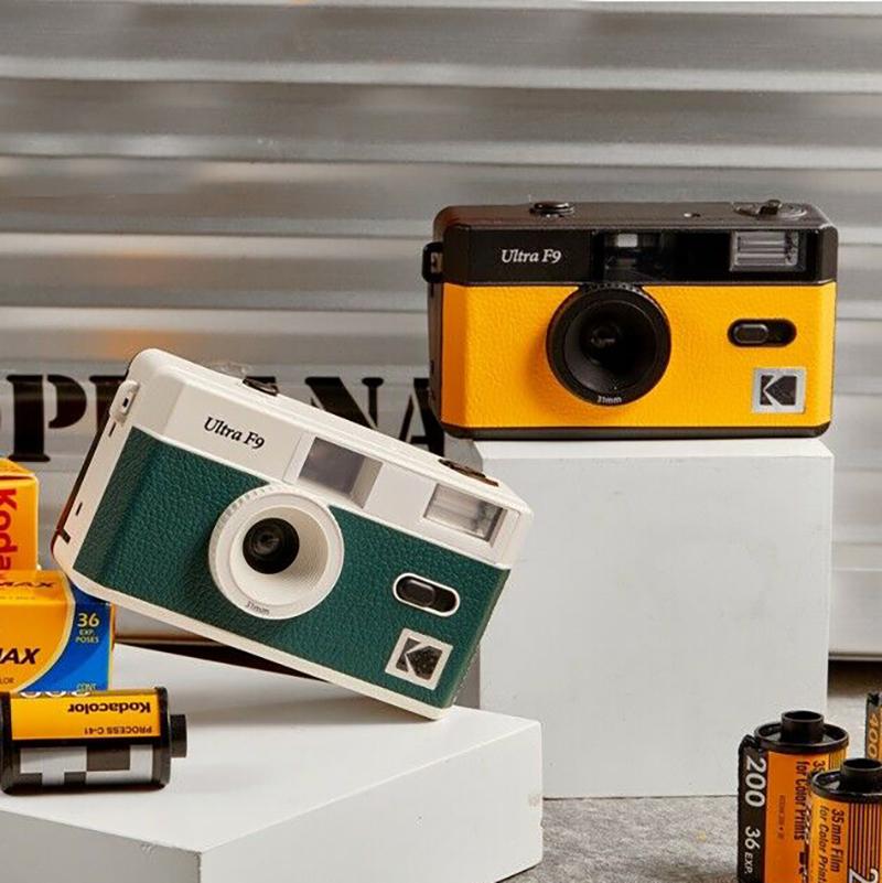 欲しいの 36枚撮りフィルム付きKODAK フィルムカメラ M38 ホワイト 海外モデル 35ミリフィルムカメラ