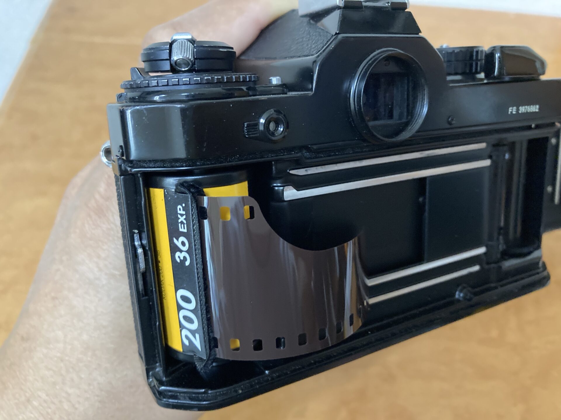 カメラ フィルムカメラ フィルムカメラの基本的な操作方法を「Nikon FE」を使って紹介します 